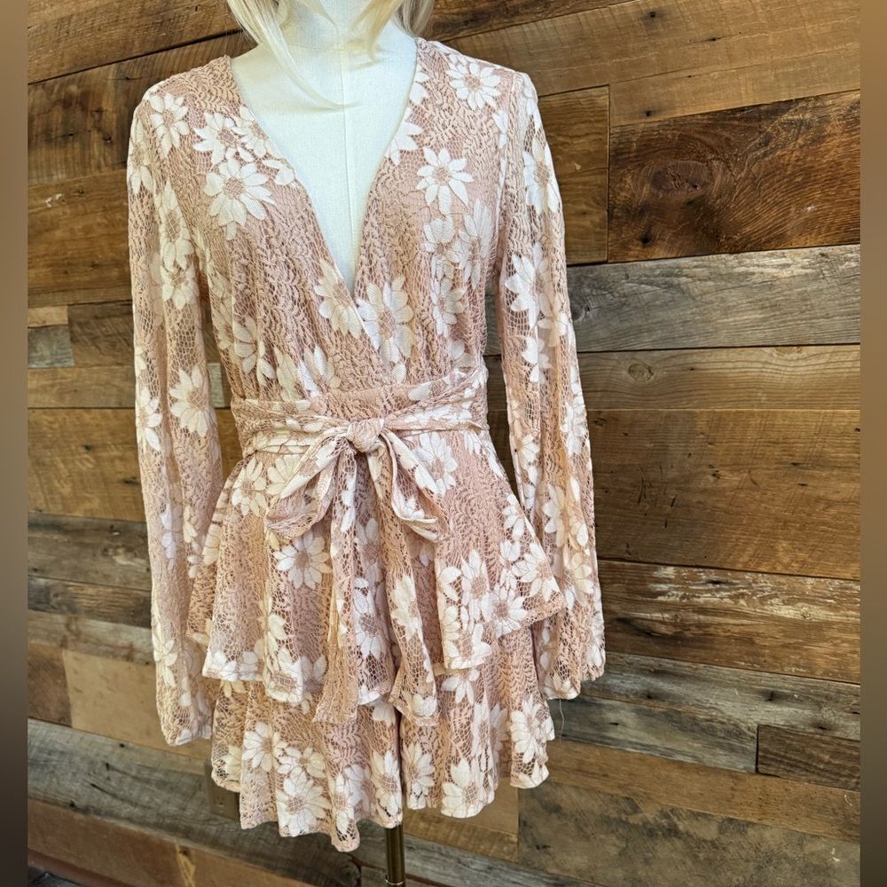 Fashion Nova Brown-champagne Lace lined Tired Romper deep v back zip w/tie EUC L